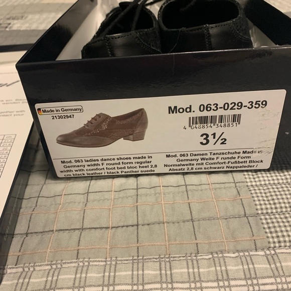 Dance Shoes - Picture 3 of 6